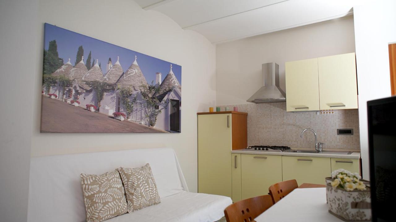 Hotel Emi Lippo Экстерьер фото