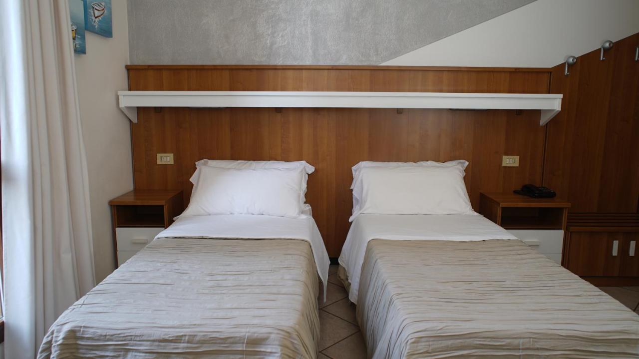 Hotel Emi Lippo Экстерьер фото
